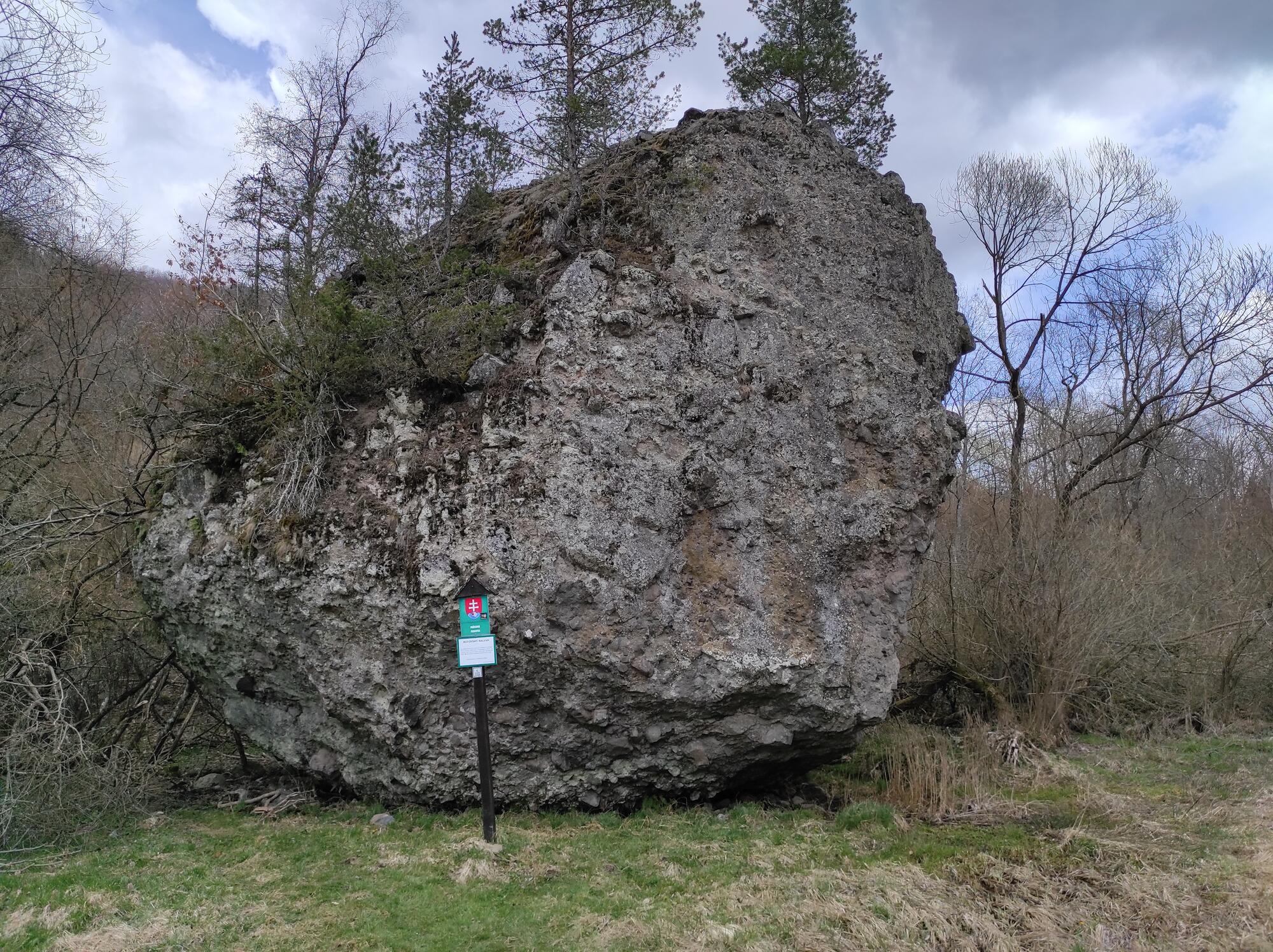Bátovský balvan