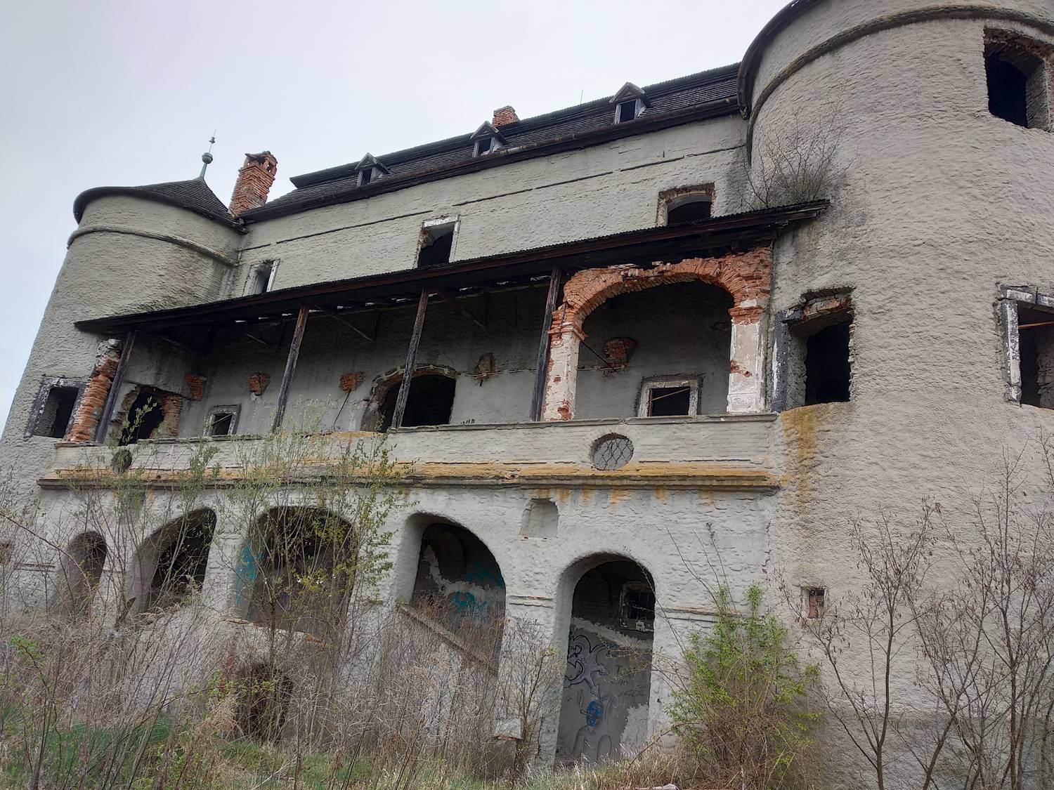 Kaštieľ Dolná Mičiná