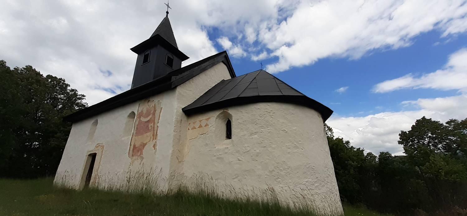 Románsky kostol sv. Kozmu a Damiána