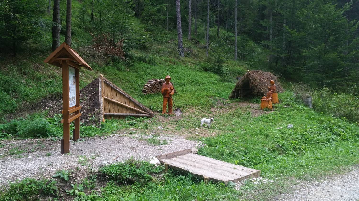Náučný chodník v doline Blajzloch