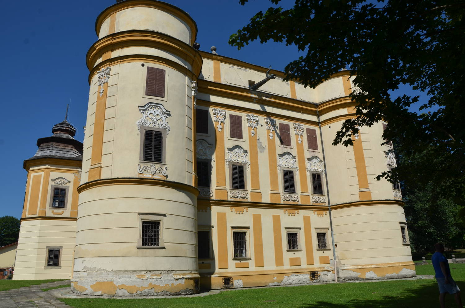 Kaštieľ a letohrádok Dardanely