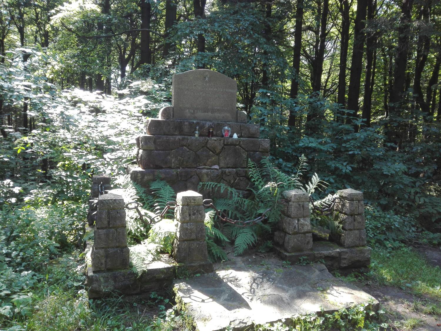 Dibrovov pomník